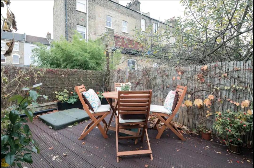 Stylish Room With Private Bath & Terrace In Super Central Clapham Junction Minutes From Victoria, Waterloo London Eksteriør billede