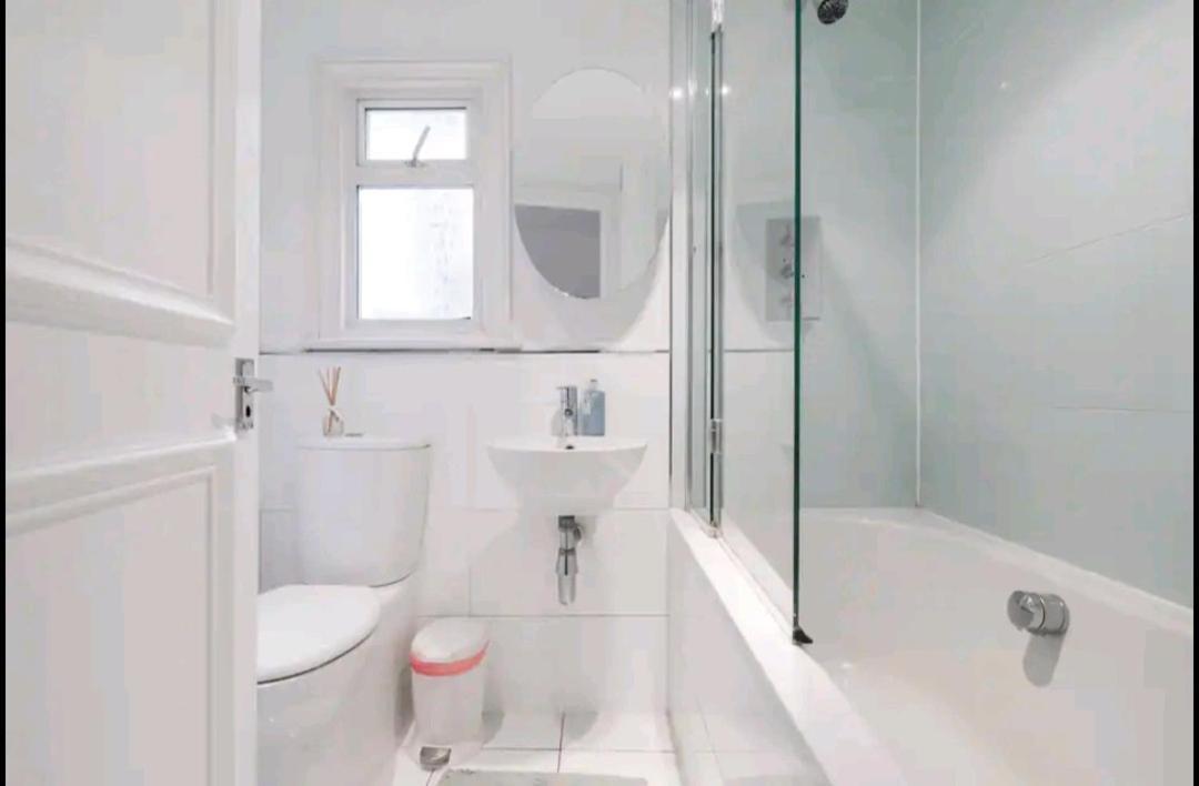 Stylish Room With Private Bath & Terrace In Super Central Clapham Junction Minutes From Victoria, Waterloo London Eksteriør billede